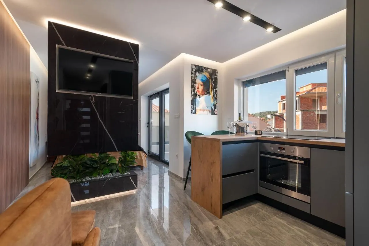 Apartments Aldo Trogir