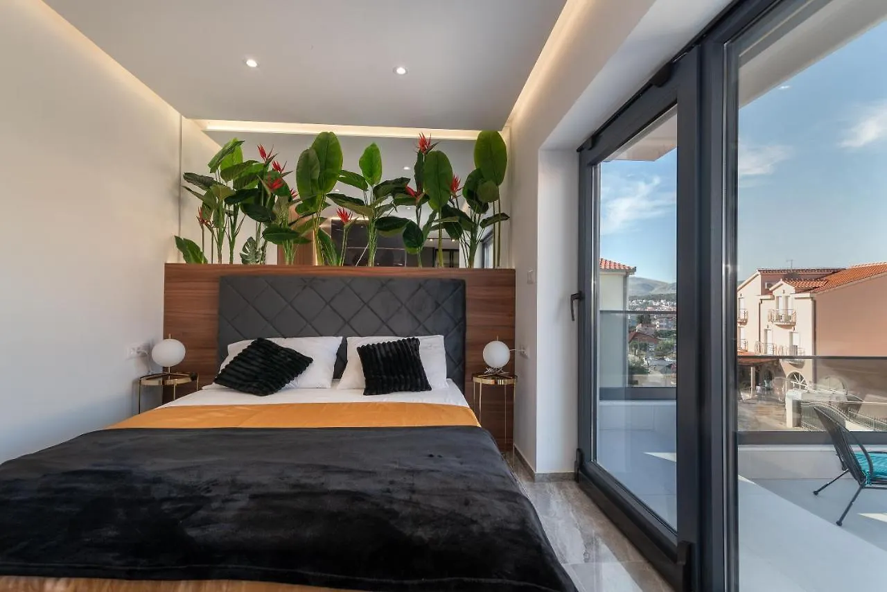 Apartments Aldo Trogir